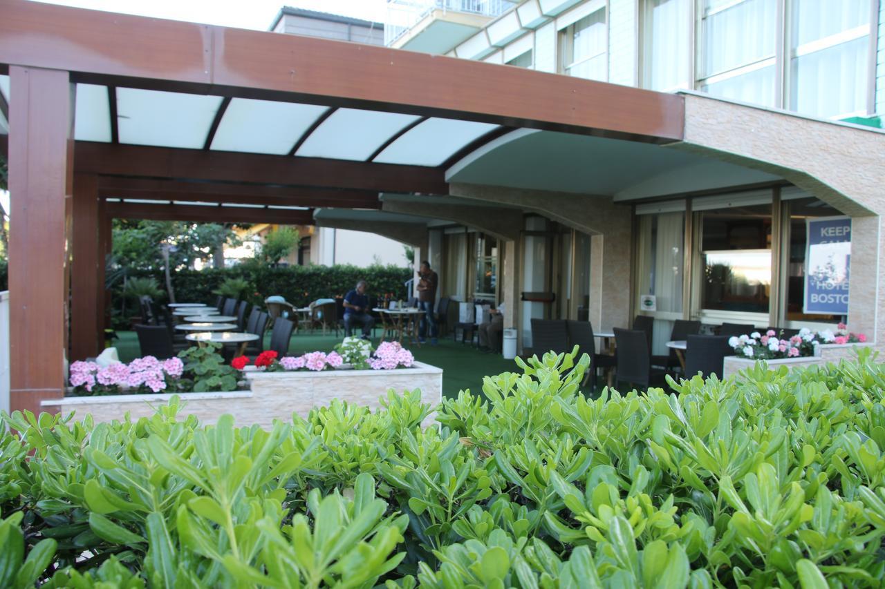 Hotel Boston Alba Adriatica Exteriör bild